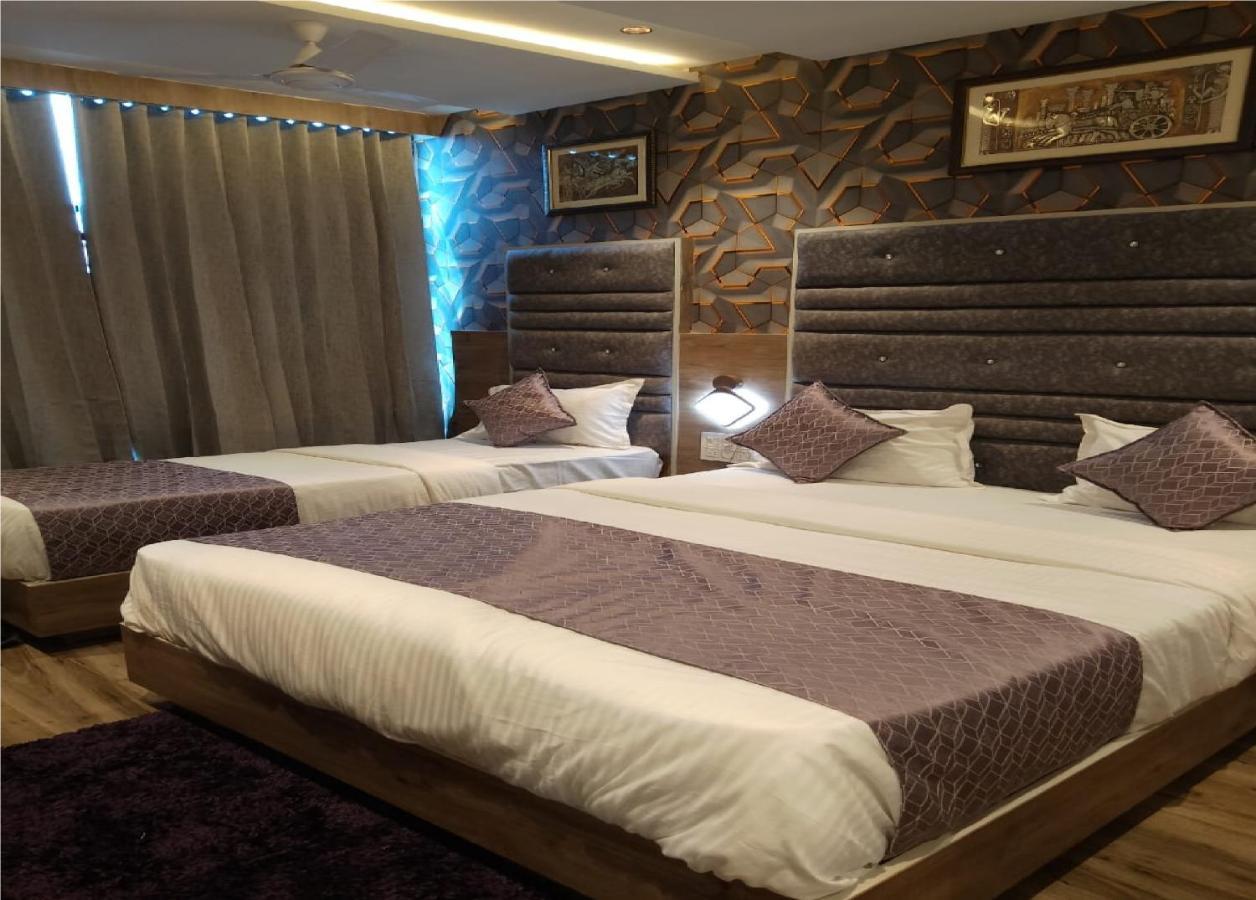 Hotel Lotus Villa Ahmedabad Bagian luar foto