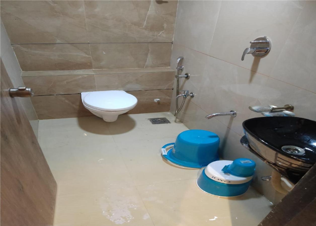 Hotel Lotus Villa Ahmedabad Bagian luar foto